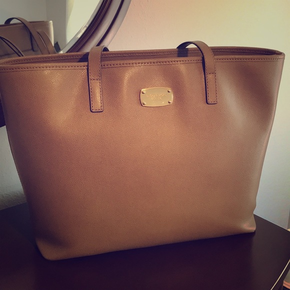 Michael Kors Handbags - Michael Kors L leather tote w padded laptop sleeve